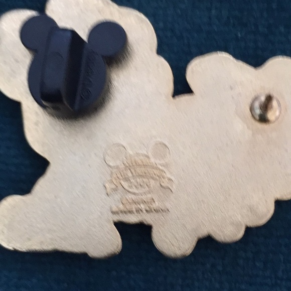 2008 Disney Minnie Mouse collectible trading pin - Picture 7 of 7